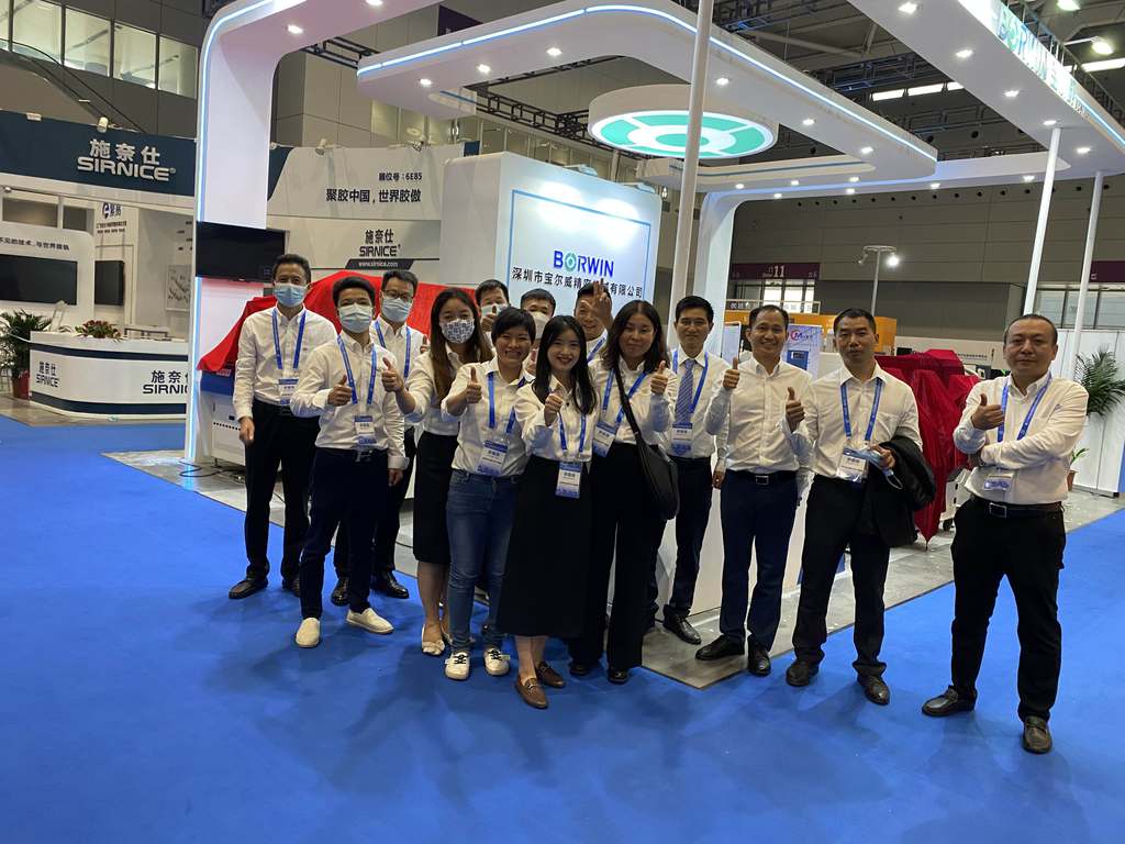 第一天展会结束参展同事合影庆祝 16686831304600199.jpg